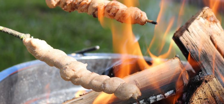 „Grumbierfläckerche“ und Leckeres vom Lagerfeuer Duftende, knisternde Herbstfreude