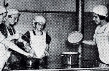 Arbeiterfrauenleben und die Kochschulen der Industrie