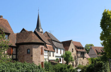 Alte Mauern & Weinreben Unterwegs rund um die Heimat des Gewürztraminers Alte Mauern & Weinreben Unterwegs rund um die Heimat des Gewürztraminers